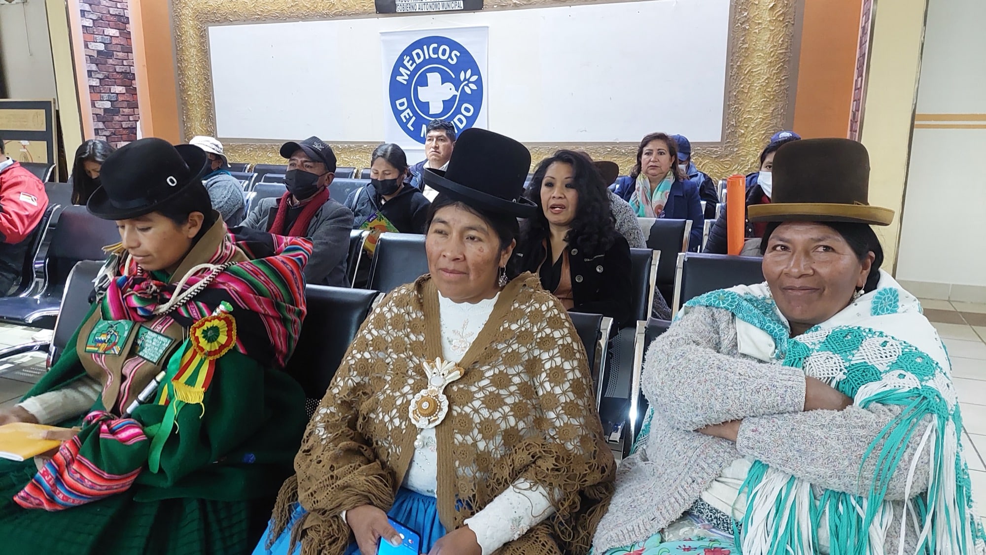 Reunión de la Red Municipal de Lucha contra la violencia en Viacha, Bolivia.